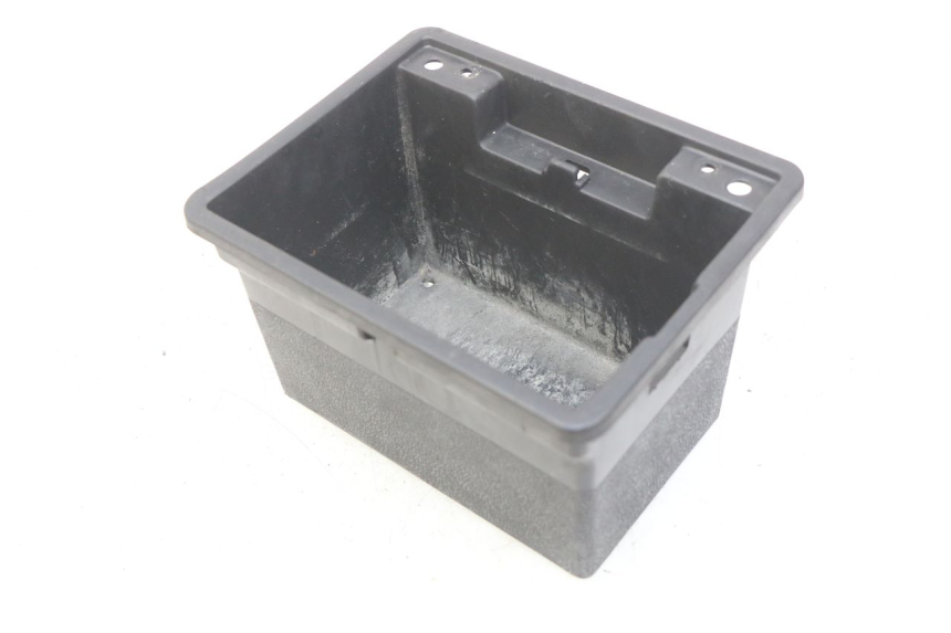 photo de TAMPA DA BATERIA ORCAL KITE 4T 50 (2019 - 2023) - Zoom do estado de desgaste