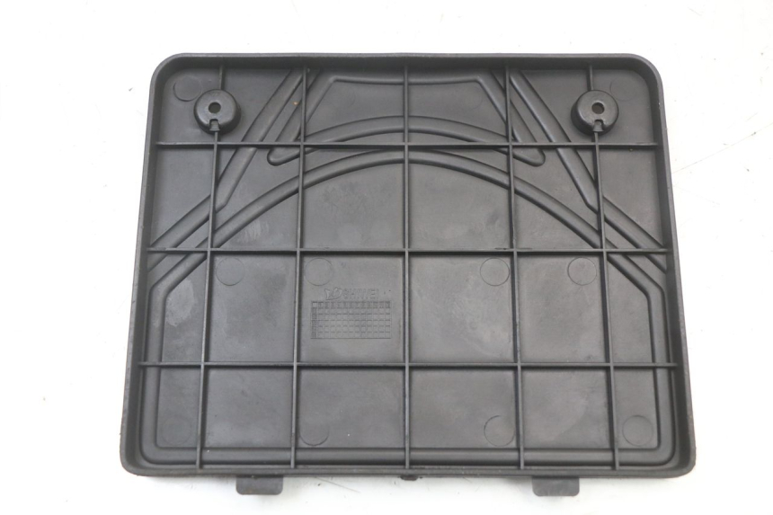 photo de TAMPA DA BATERIA ORCAL KITE 4T 50 (2019 - 2023) - Zoom do estado de desgaste