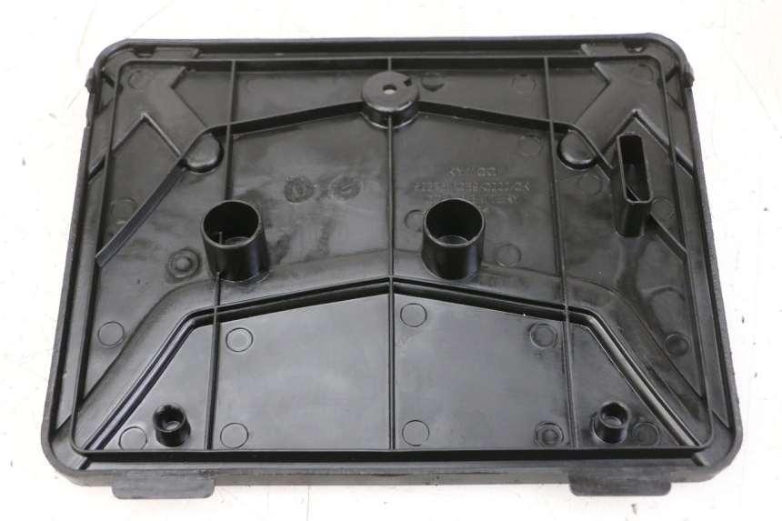 photo de TAMPA DA BATERIA KYMCO AGILITY 4T 50 (2018 - 2022) - Detalhe da peça
