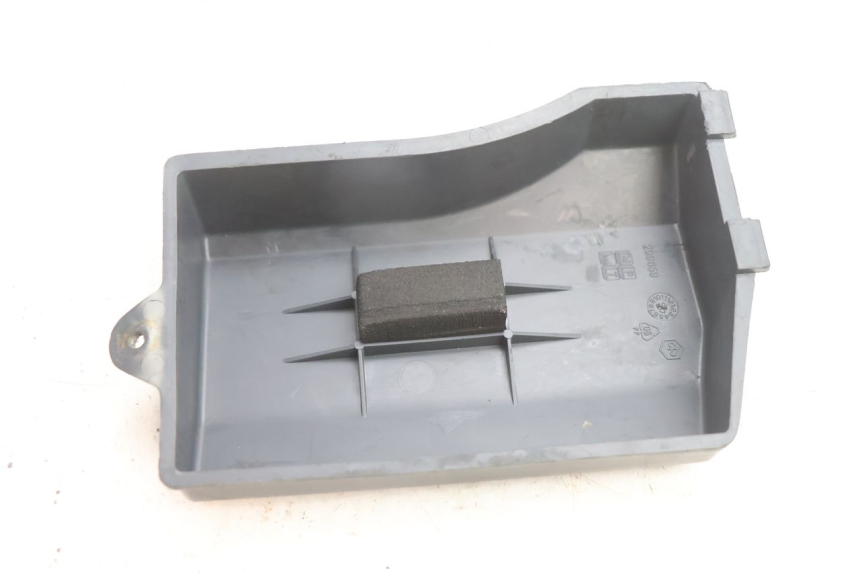 photo de TAMPA DE BATERIA PIAGGIO LIBERTY 125 (1998 - 2008) - Outro ângulo de visão