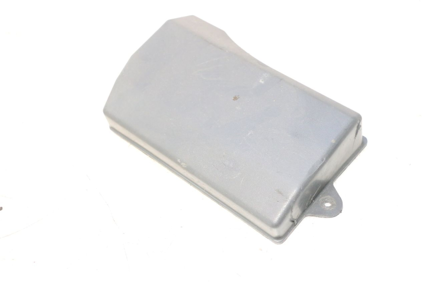 photo de TAMPA DA BATERIA PIAGGIO LIBERTY 50 (1998 - 2003) - Zoom do estado de desgaste