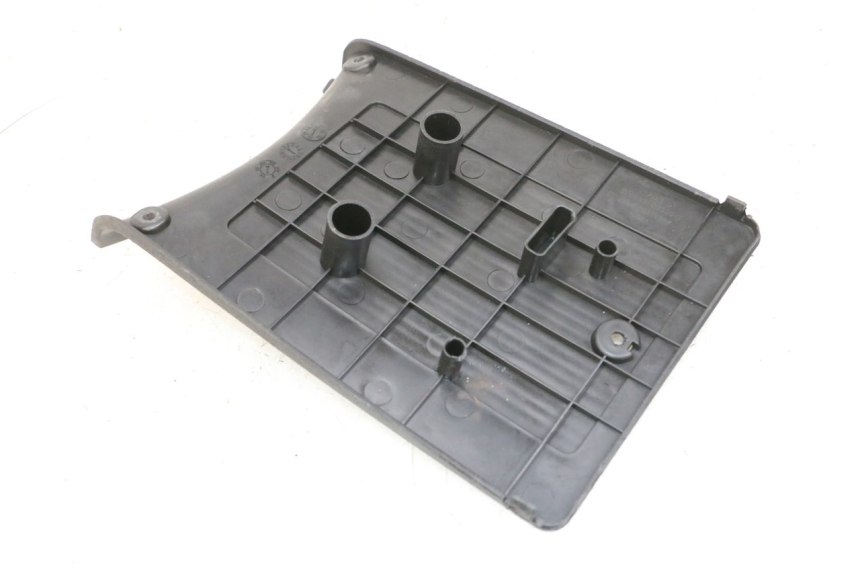 photo de TAMPA DA BATERIA KYMCO LIKE 125 (2009 - 2016) - Outro ângulo de visão