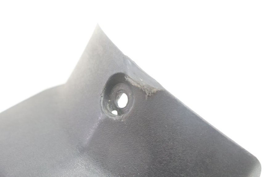 photo de TAMPA DA BATERIA PEUGEOT LUDIX BLASTER 50 (2006 - 2014) - Zoom do estado de desgaste