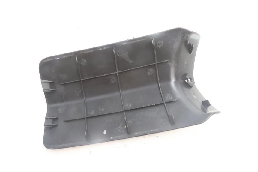 photo de TAMPA DA BATERIA PEUGEOT LUDIX BLASTER 50 (2006 - 2014) - Ampliação técnica