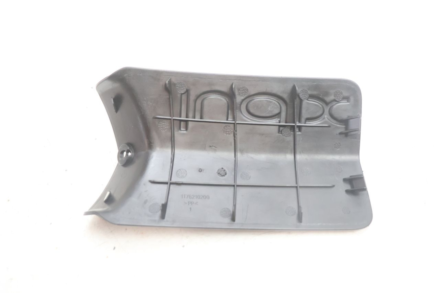 photo de TAMPA DA BATERIA PEUGEOT LUDIX 50 (2005 - 2007) - Outro ângulo de visão