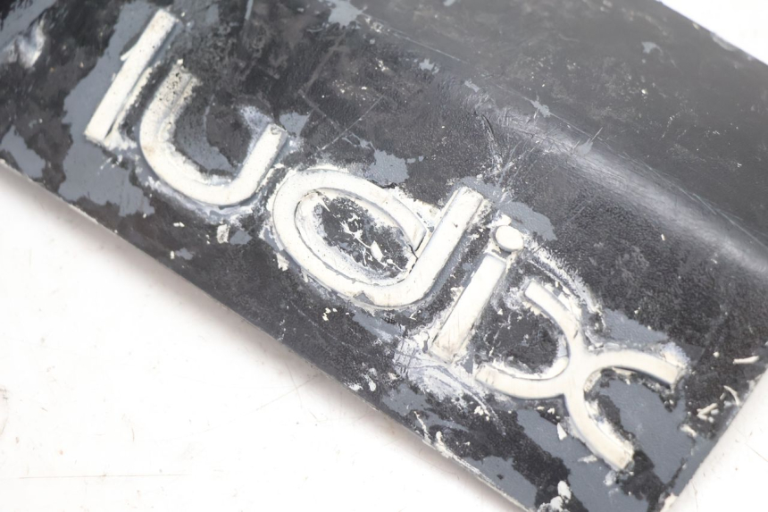 photo de TAMPA DE BATERIA PEUGEOT LUDIX ONE 50 (2004 - 2006) - Detalhe da peça