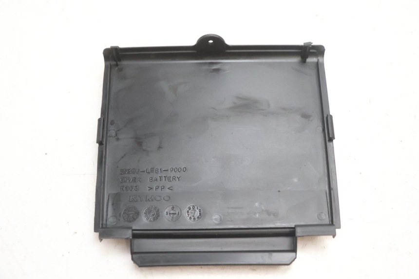 photo de TAMPA DA BATERIA KYMCO MOVIE S 125 (2009 - 2018) - Pontos de fixação
