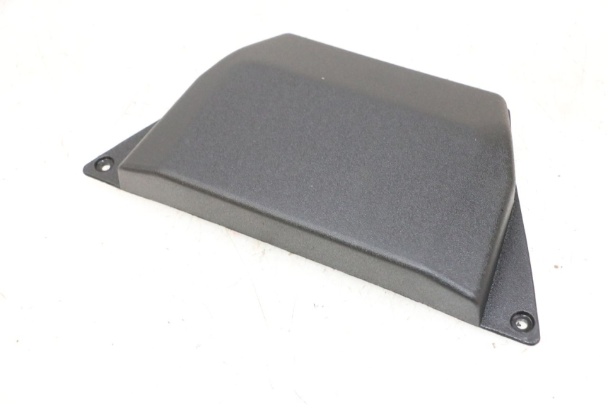 photo de TAMPA DA BATERIA PIAGGIO MP3 HPE 300 (2019 - 2026) - Zoom do estado de desgaste
