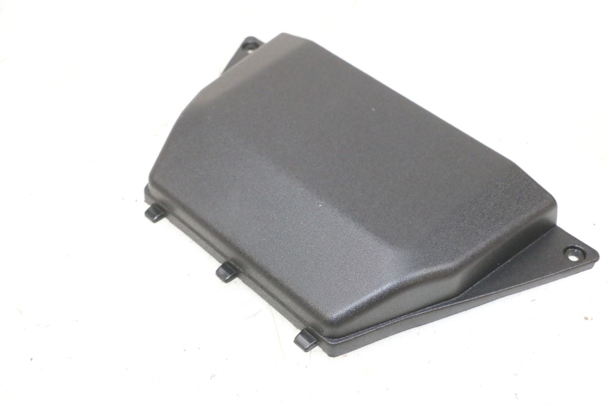 photo de TAMPA DA BATERIA PIAGGIO MP3 HPE 300 (2019 - 2026) - Outro ângulo de visão