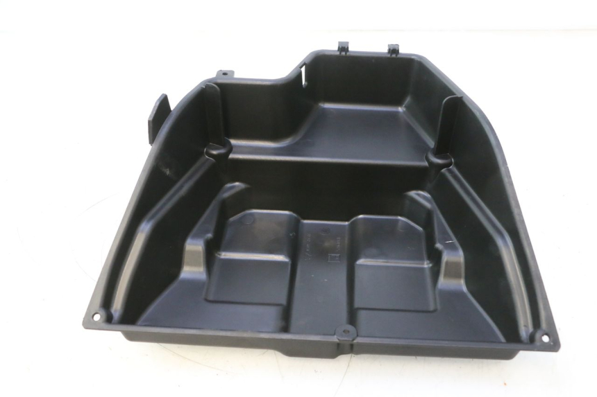 photo de TAMPA DE BATERIA PIAGGIO MP3 HPE 530 (2022 - 2026) - Zoom do estado de desgaste