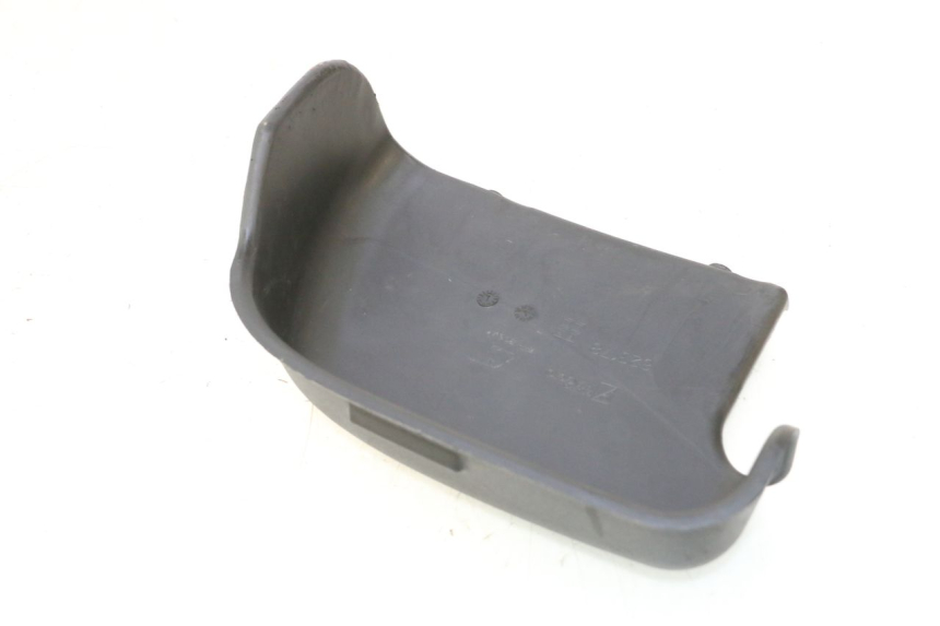 photo de TAMPA DA BATERIA PIAGGIO MP3 LT 300 (2010 - 2016) - Zoom do estado de desgaste