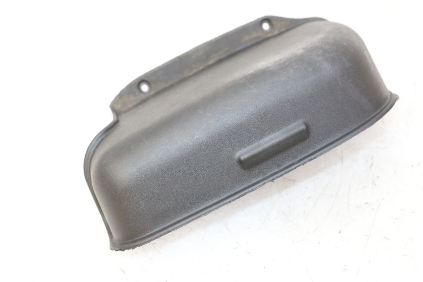 photo de TAMPA DA BATERIA PIAGGIO MP3 125 (2006 - 2014) - Zoom do estado de desgaste