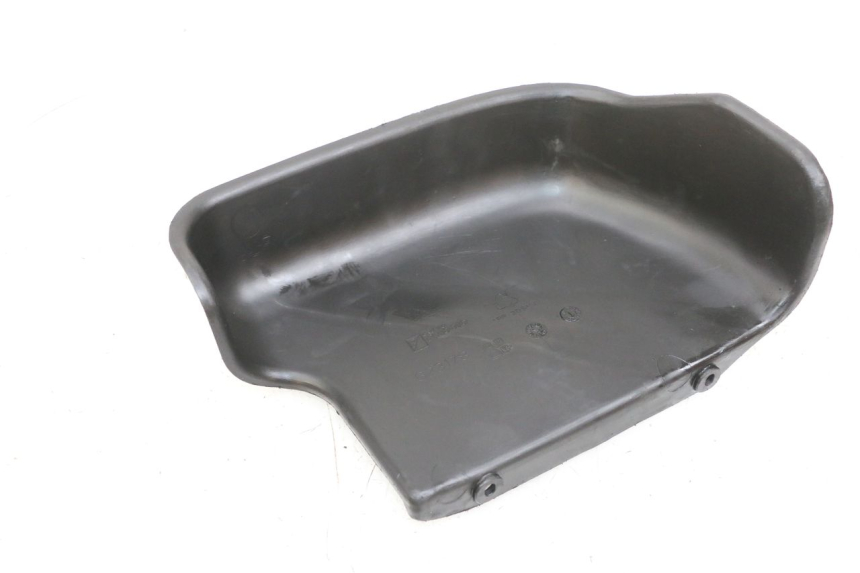 photo de TAMPA DA BATERIA PIAGGIO MP3 RL 250 (2006 - 2010) - Zoom do estado de desgaste