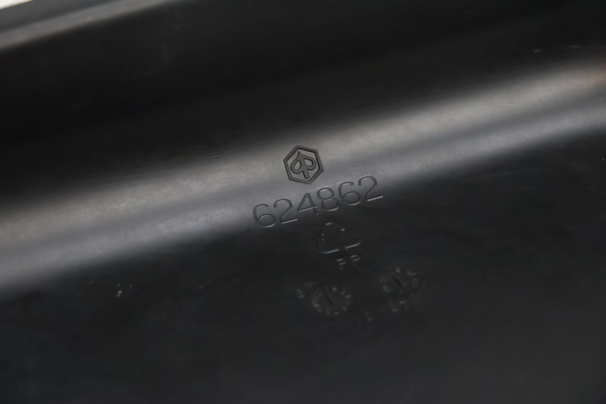 photo de TAMPA DA BATERIA PIAGGIO MP3 500 (2011 - 2015) - Outro ângulo de visão