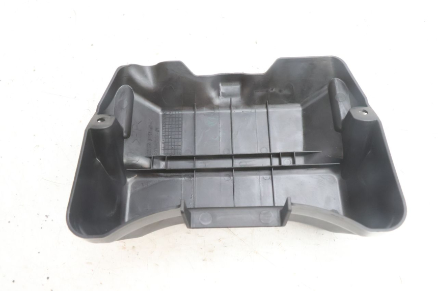 photo de TAMPA DA BATERIA YAMAHA N-MAX NMAX 125 (2021 - 2024) - Outro ângulo de visão