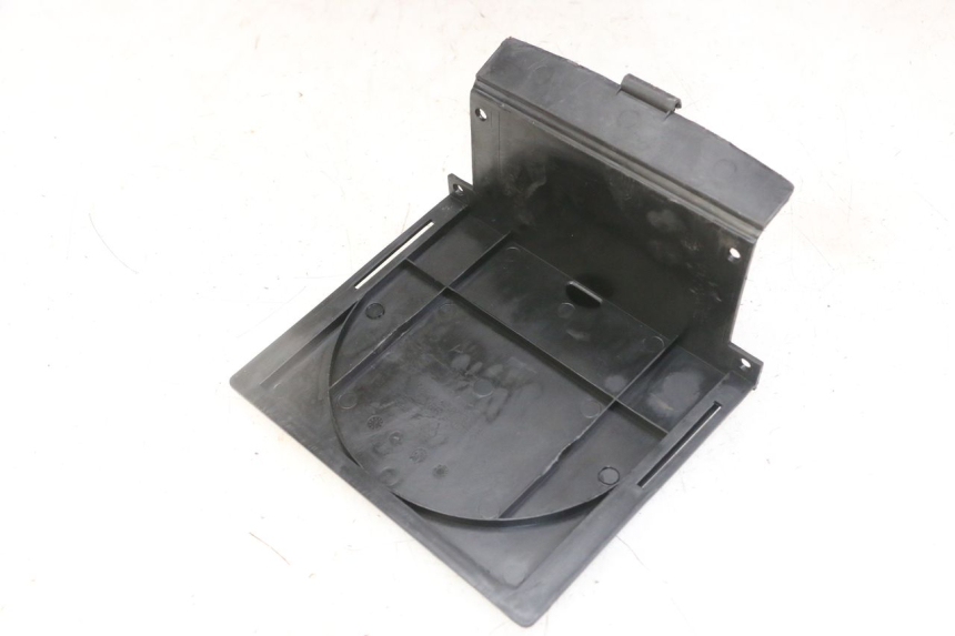 photo de TAMPA DA BATERIA KYMCO LIKE 4T 50 (2019 - 2025) - Outro ângulo de visão