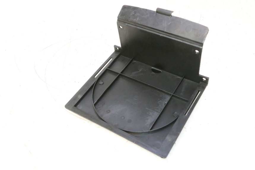 photo de TAMPA DA BATERIA KYMCO LIKE 4T 50 (2019 - 2025) - Outro ângulo de visão