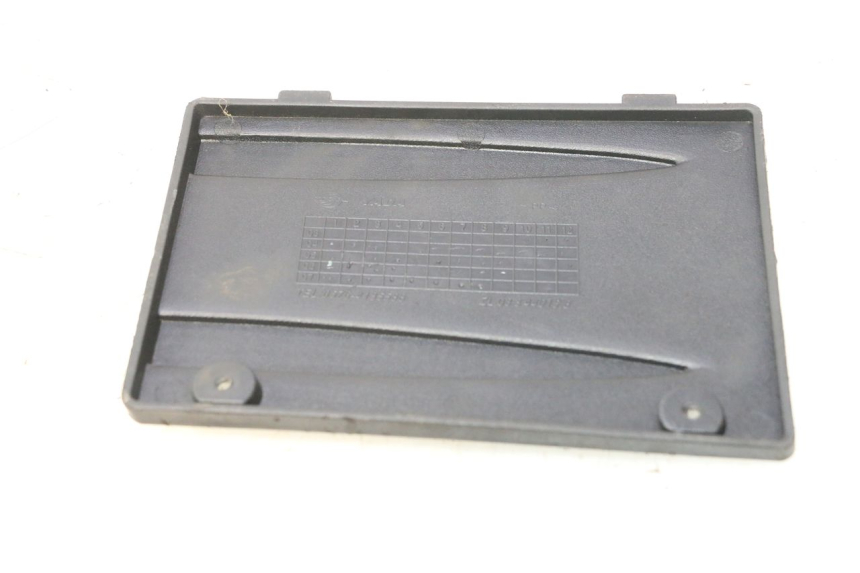 photo de TAMPA DE BATERIA JM MOTORS OLDIES 4T 50 (2020 - 2026) - Detalhe da peça