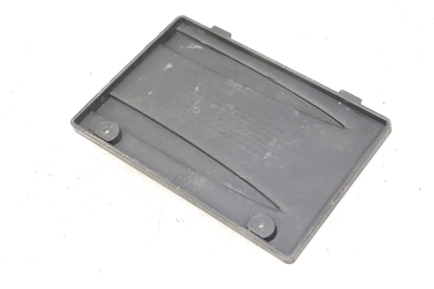 photo de TAMPA DA BATERIA JM MOTORS OLDIES GT 4T 50 (2018 - 2025) - Detalhe da peça