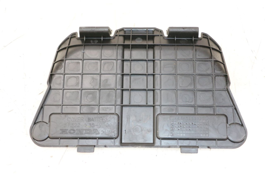 photo de TAMPA DA BATERIA HONDA PCX (JF57/JF64) 125 (2014 - 2018) - Vista principal