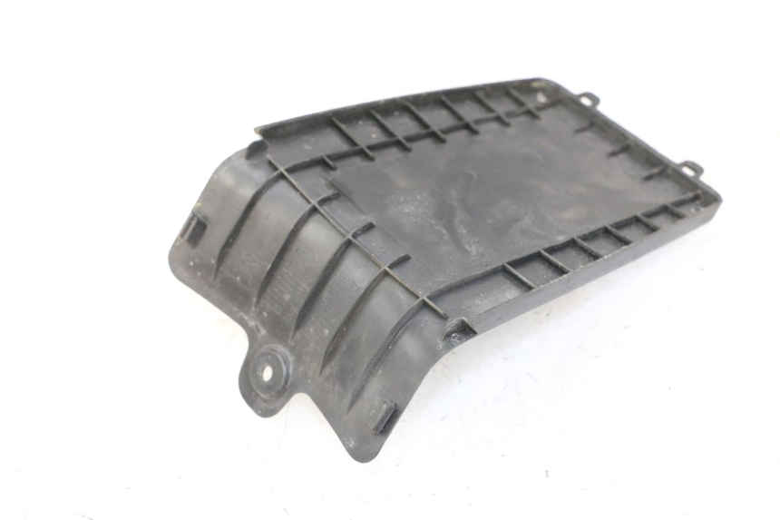 photo de TAMPA DA BATERIA PEUGEOT KISBEE 4T 50 (2018 - 2022) - Zoom do estado de desgaste