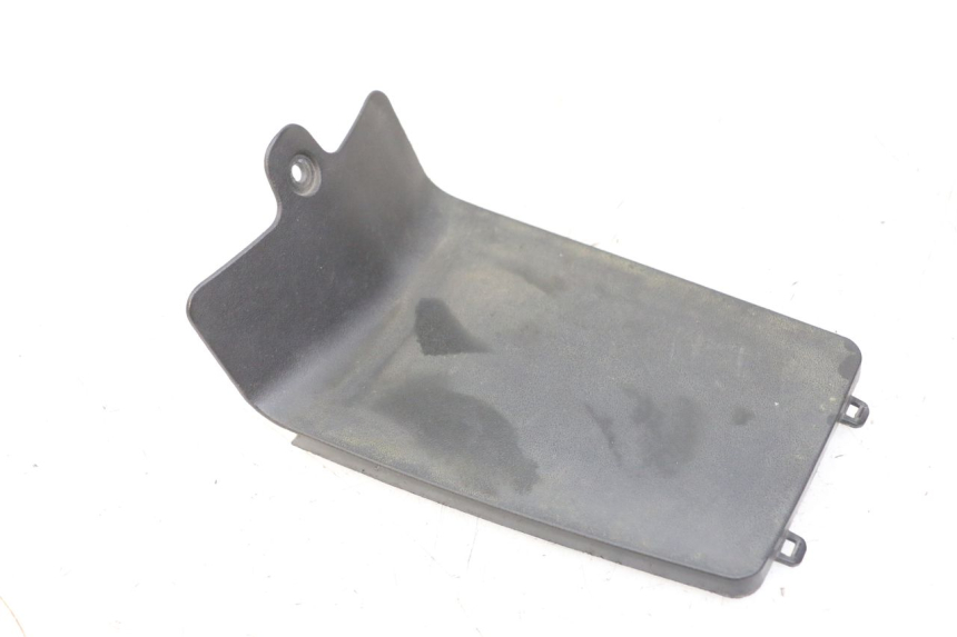 photo de TAMPA DA BATERIA PEUGEOT KISBEE 4T 50 (2018 - 2022) - Outro ângulo de visão