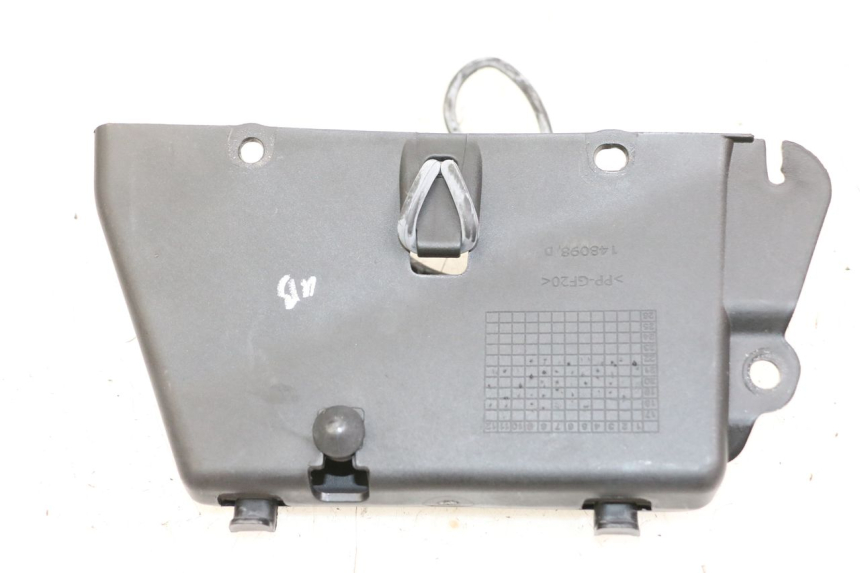 photo de TAMPA DA BATERIA ROYAL ENFIELD CONTINENTAL GT 650 (2019 - 2024) - Outro ângulo de visão