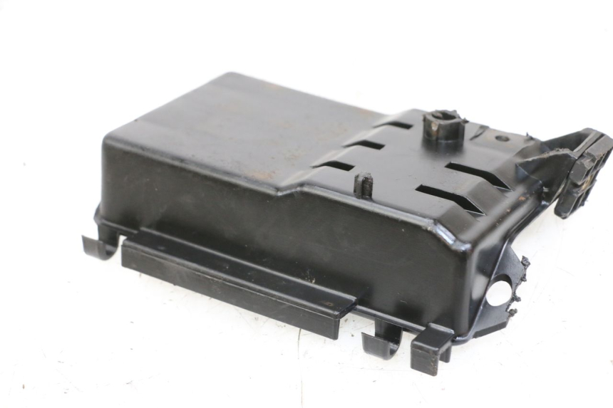 photo de TAMPA DA BATERIA GILERA RUNNER LC 50 (1997 - 1998) - Detalhe da peça