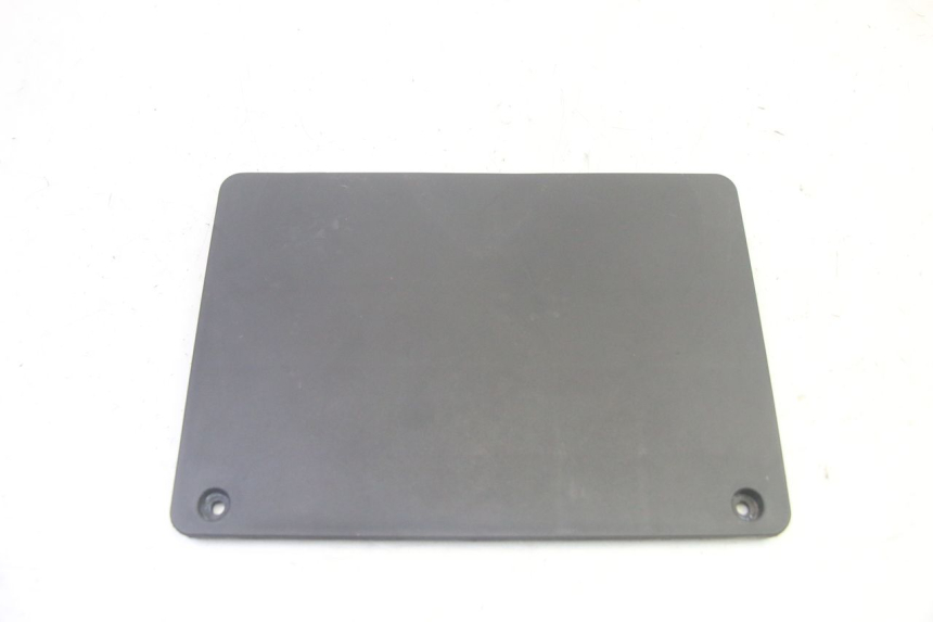 photo de TAMPA DA BATERIA JM MOTORS SANTANA EVO 50 (2024 - 2026) - Detalhe da peça