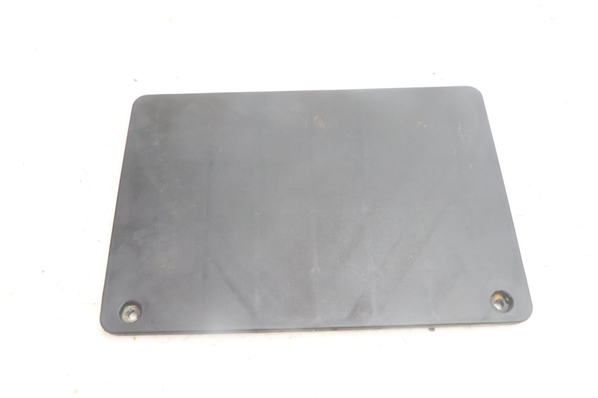 photo de TAMPA DA BATERIA JM MOTORS SANTANA EVO 50 (2024 - 2026) - Detalhe da peça