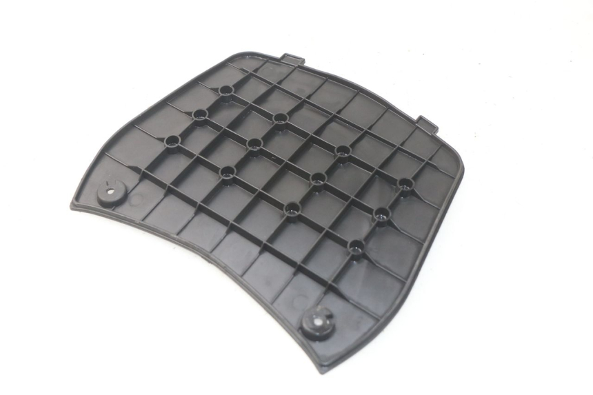 photo de TAMPA DA BATERIA JM MOTORS SANTANA 50 (2014 - 2023) - Detalhe da peça