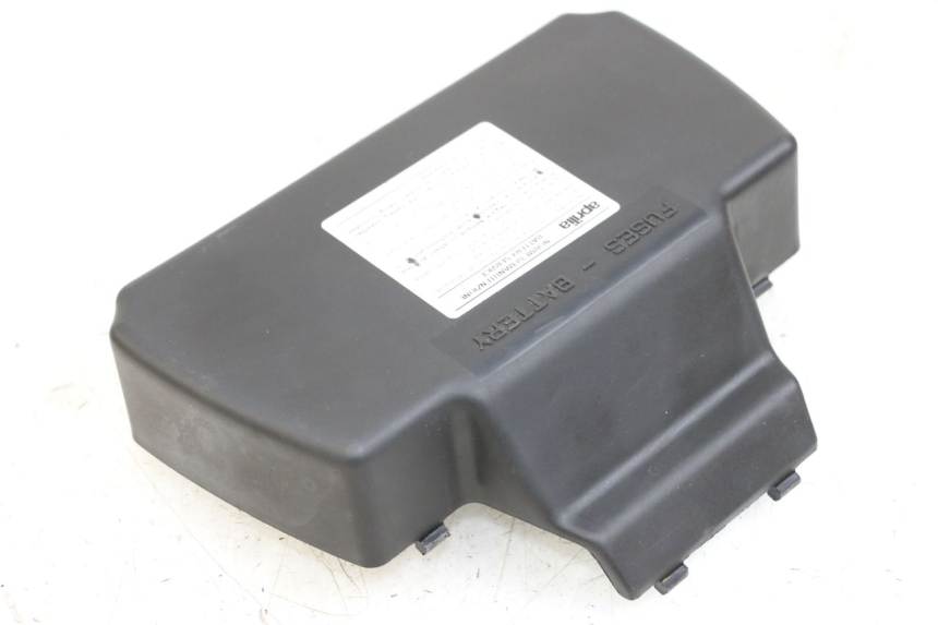 photo de TAMPA DA BATERIA APRILIA SCARABEO 100 (2003 - 2012) - Vista principal