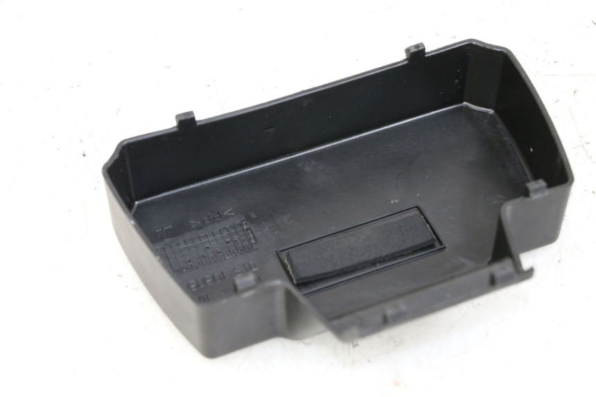 photo de TAMPA DA BATERIA APRILIA SCARABEO 100 (2003 - 2012) - Detalhe da peça