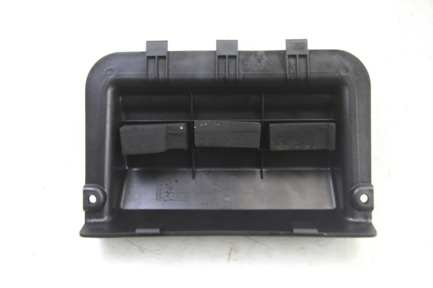 photo de TAMPA DA BATERIA APRILIA SR 2T 50 (2018 - 2022) - Zoom do estado de desgaste