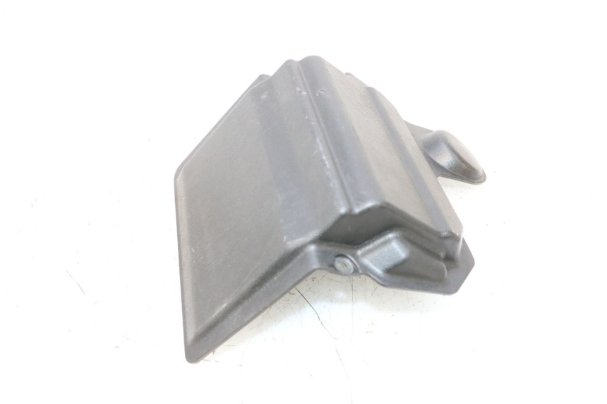 photo de TAMPA DA BATERIA APRILIA SR MOTARD 50 (2012 - 2018) - Zoom do estado de desgaste