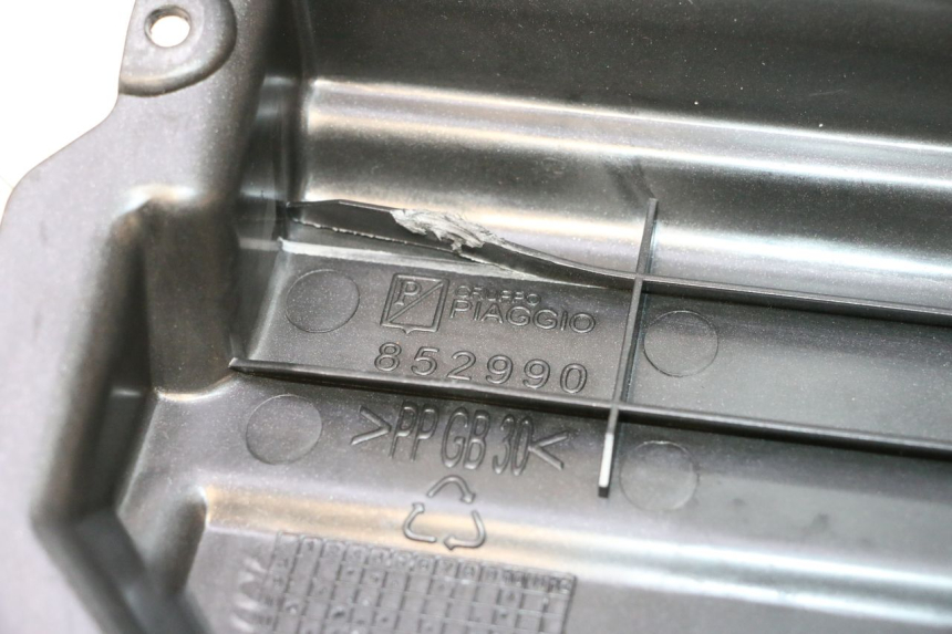 photo de TAMPA DA BATERIA APRILIA SR MOTARD 50 (2012 - 2018) - Ampliação técnica