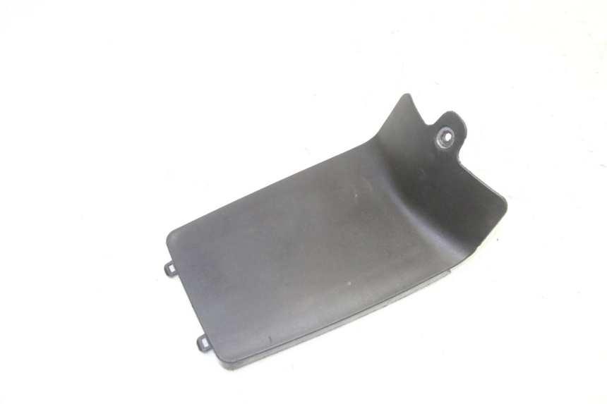 photo de TAMPA DA BATERIA PEUGEOT STREETZONE I 2T 50 (2018 - 2020) - Detalhe da peça
