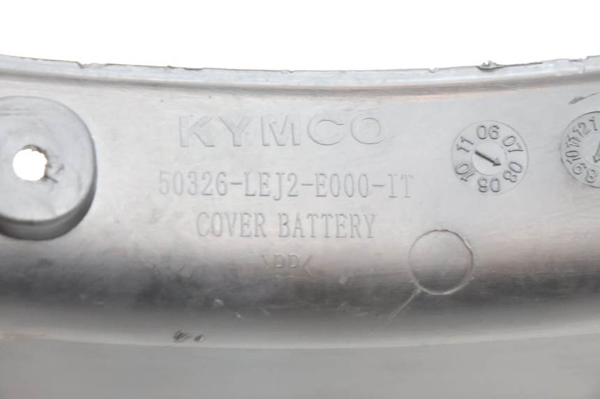 photo de TAMPA DA BATERIA KYMCO SUPER 8 2T 50 (2007 - 2013) - Pontos de fixação