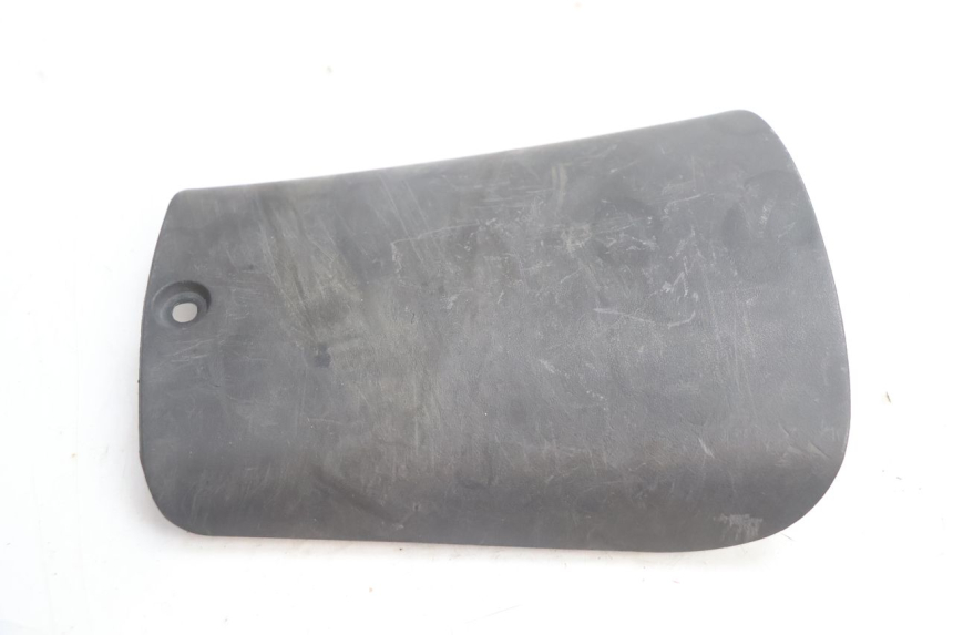 photo de TAMPA DA BATERIA PEUGEOT TKR TREKKER FURIOUS 50 (2005 - 2014) - Detalhe da peça