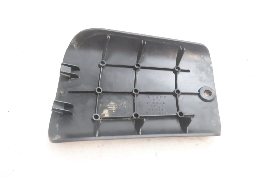 photo de TAMPA DA BATERIA PEUGEOT TKR TREKKER FURIOUS 50 (2005 - 2014) - Zoom do estado de desgaste