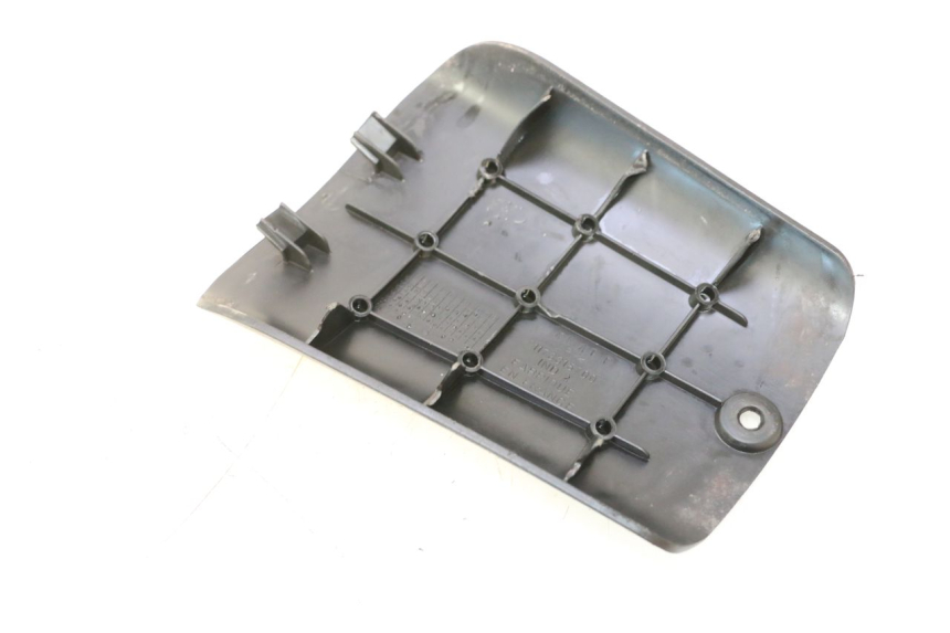 photo de TAMPA DA BATERIA PEUGEOT TREKKER TKR 50 (2005 - 2014) - Detalhe da peça