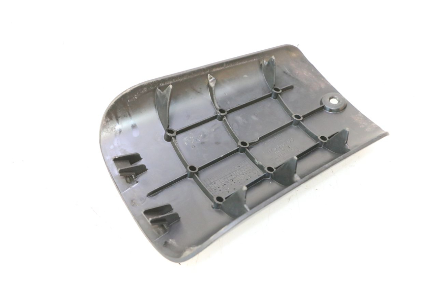 photo de TAMPA DA BATERIA PEUGEOT TREKKER TKR 50 (2005 - 2014) - Zoom do estado de desgaste