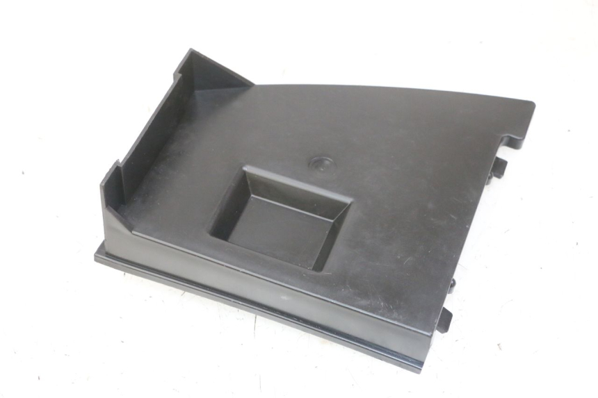 photo de TAMPA DA BATERIA YAMAHA WHY 50 (1998 - 2000) - Detalhe da peça