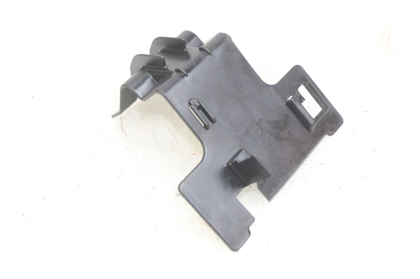 photo de TAMPA DA BATERIA YAMAHA X-MAX XMAX 125 (2010 - 2013) - Zoom do estado de desgaste