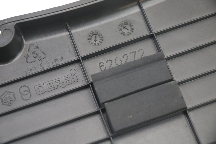photo de TAMPA DA BATERIA PIAGGIO XEVO - X EVO 125 (2007 - 2017) - Ampliação técnica