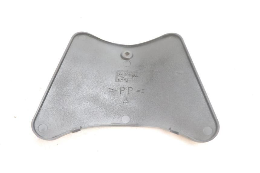 photo de TAMPA DA BATERIA YAMAHA YP MAJESTY 125 (2002 - 2006) - Outro ângulo de visão
