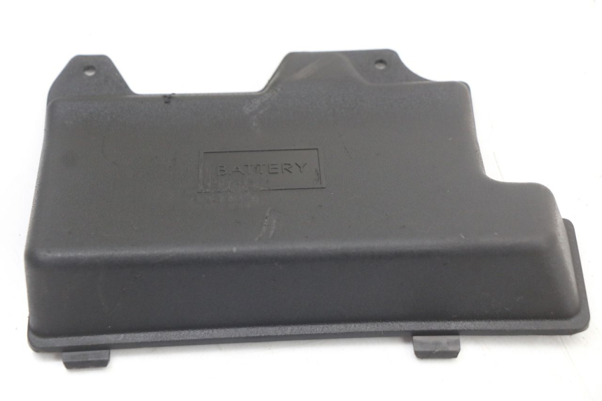 photo de TAMPA DA BATERIA PIAGGIO ZIP 4T 50 (2018 - 2020) - Detalhe da peça