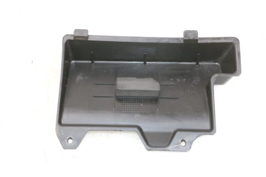photo de TAMPA DA BATERIA PIAGGIO ZIP 4T 50 (2018 - 2020) - Detalhe da peça