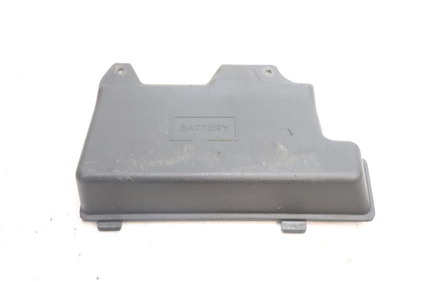 photo de TAMPA DA BATERIA PIAGGIO ZIP 4T 50 (2018 - 2020) - Detalhe da peça