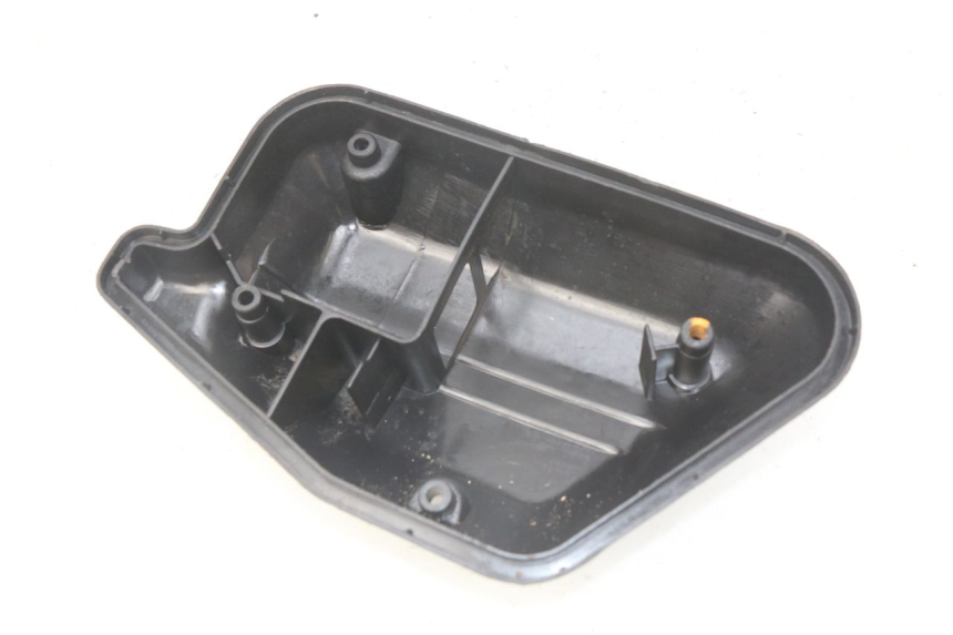 photo de TAMPA DA CAIXA DE AR MBK BOOSTER SPIRIT 50 (1996 - 1999) - Outro ângulo de visão